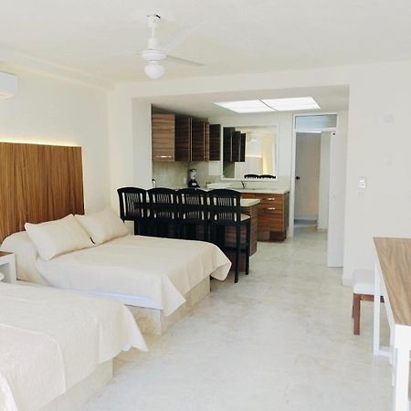 Sky Inn Acapulco Y Condominio Mediterrane Экстерьер фото