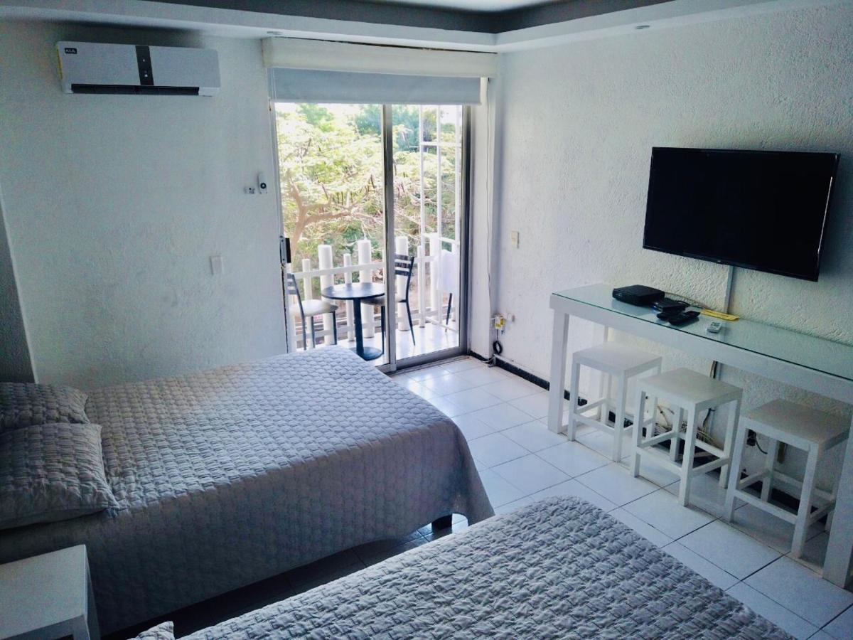 Sky Inn Acapulco Y Condominio Mediterrane Экстерьер фото