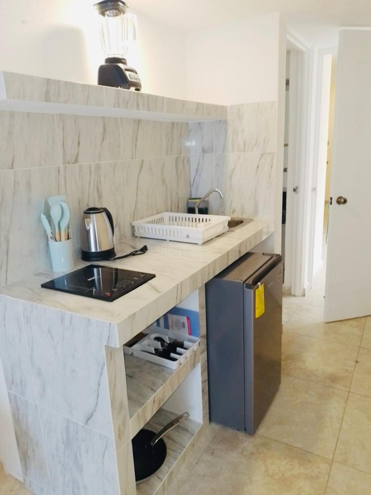 Sky Inn Acapulco Y Condominio Mediterrane Экстерьер фото