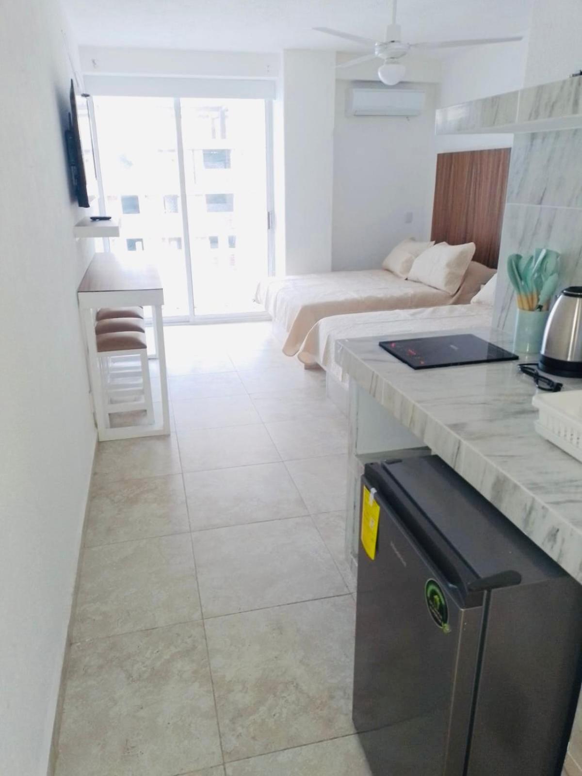 Sky Inn Acapulco Y Condominio Mediterrane Экстерьер фото